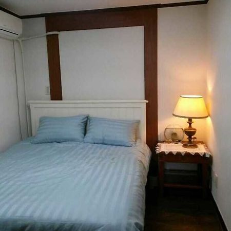 K Star Road Guesthouse - Hostel Szöul Kültér fotó